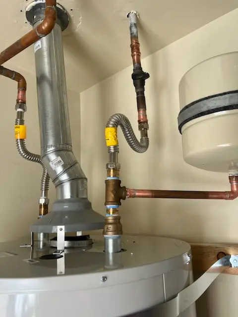 Water heater installation and plumbing repair in Mirasol